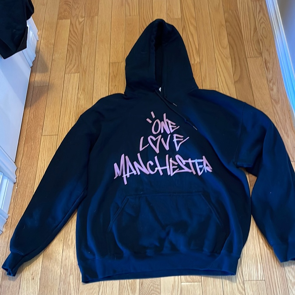 One Love Manchester hoodie size large